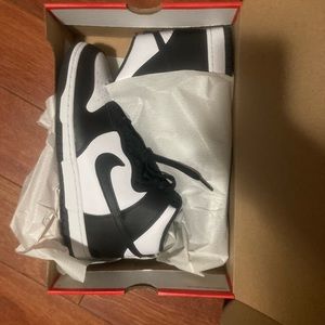 Nike “panda” dunks